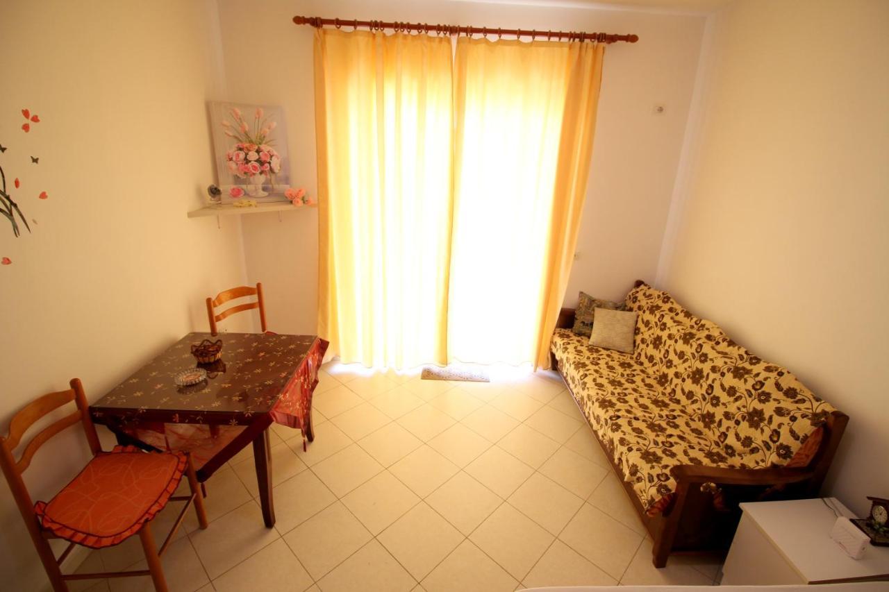 Apartament Mona's 1 Saranda