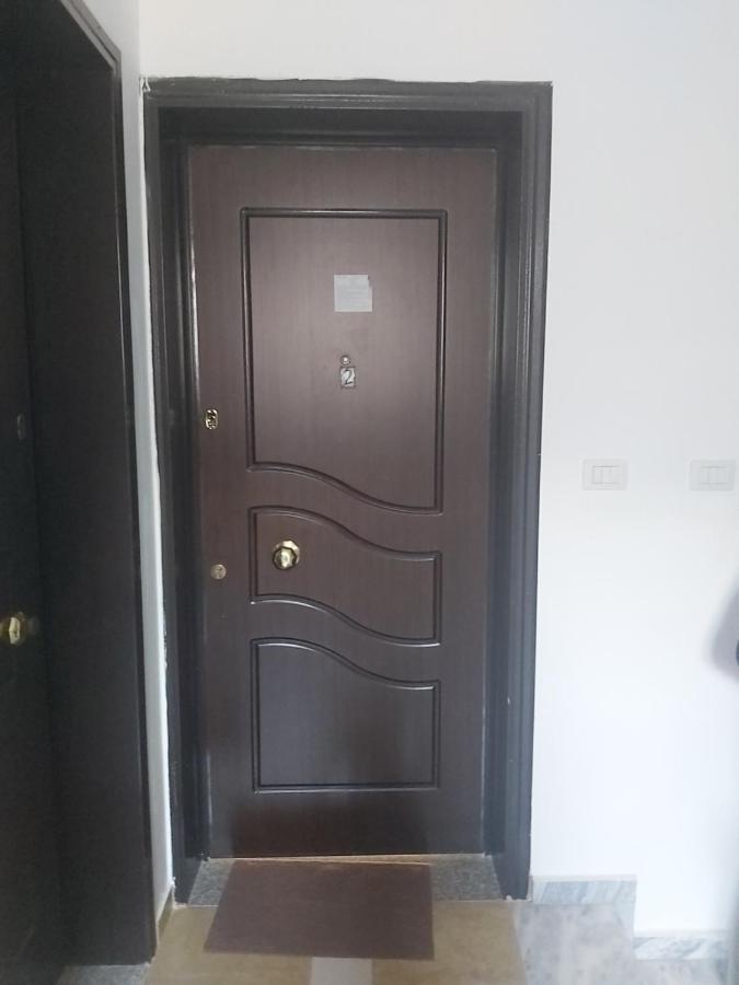 Apartament Mona's 1 *